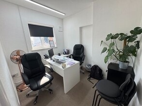 146-150 Hinckley Rd, Leicester to rent Interior Photo- Image 2 of 3