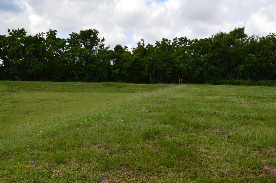 1411 FM 2094 Rd, League City, TX for sale - Building Photo - Image 1 of 3