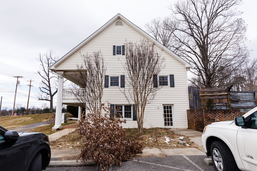 14581 Wards Rd, Lynchburg, VA for rent - Building Photo - Image 2 of 31