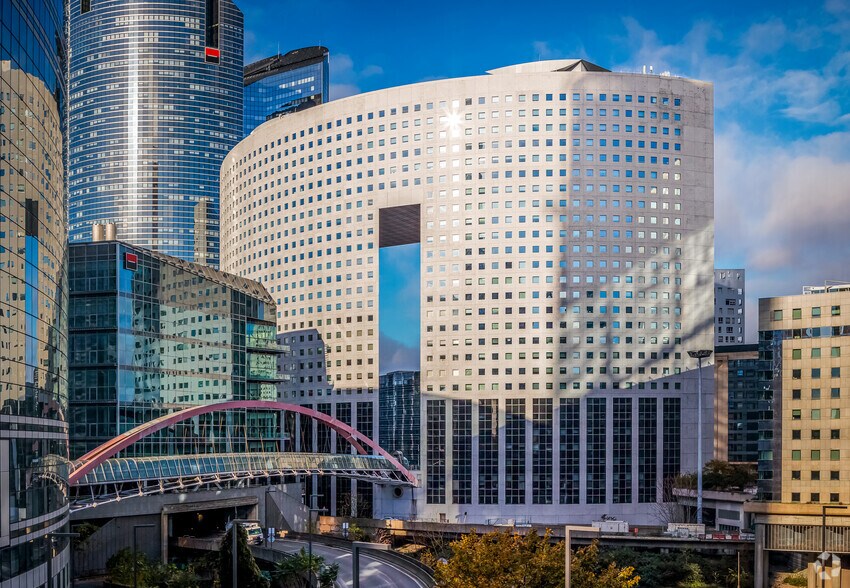 Office in Puteaux to rent - Building Photo - Image 3 of 17