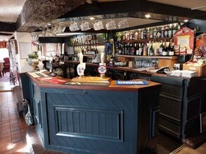 3 Lymm Rd, Altrincham to rent Interior Photo- Image 1 of 8