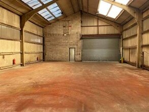 Vicarage Ln, Rochester to rent Interior Photo- Image 2 of 2