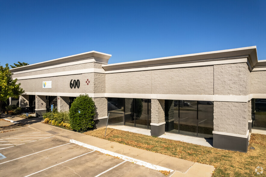 600 Data Dr, Plano, TX for rent - Primary Photo - Image 1 of 8