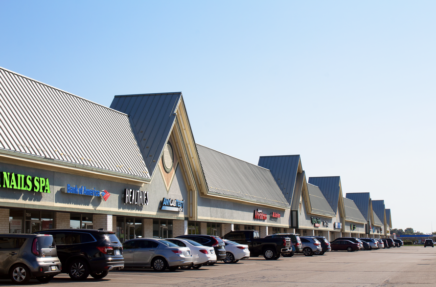 7800-7870 E 96th St, Fishers, IN for rent - Building Photo - Image 1 of 7