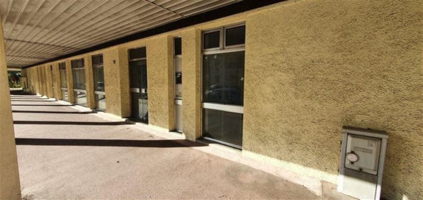 Location Entrepôt 356 m² - Photo 1