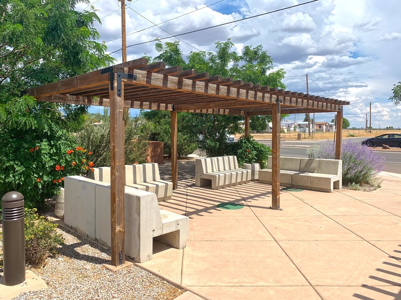 Esplanade Village Retail portfolio of 2 properties for sale on LoopNet.co.uk - Building Photo - Image 3 of 8