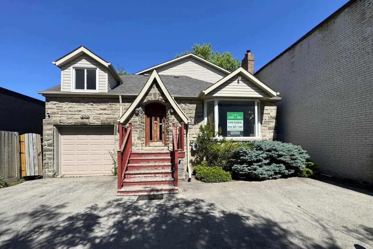 270 Lakeshore Rd E, Mississauga, ON to rent Primary Photo- Image 1 of 2