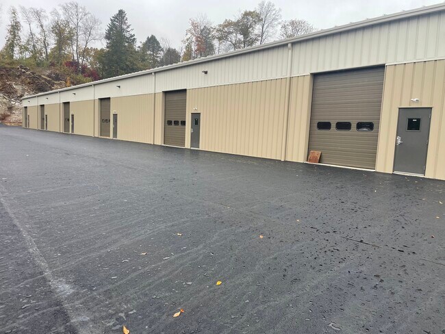 More details for 18 Francis J Clarke Cir, Bethel, Ct, Bethel, CT - Industrial to Rent