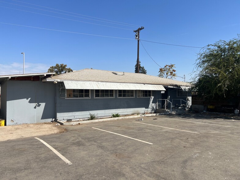 151 E Truxtun Ave, Bakersfield, CA for rent - Building Photo - Image 1 of 9