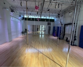 Stirling Way, Borehamwood to rent Interior Photo- Image 2 of 5