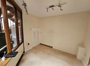 Duke St, Dartmouth to rent Interior Photo- Image 2 of 2