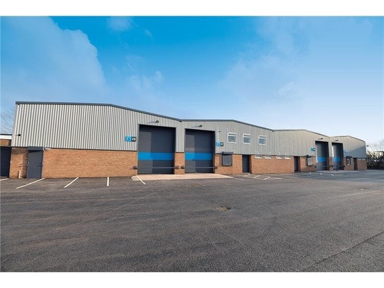 Caledonia Way, Manchester to rent - Building Photo - Image 2 of 4