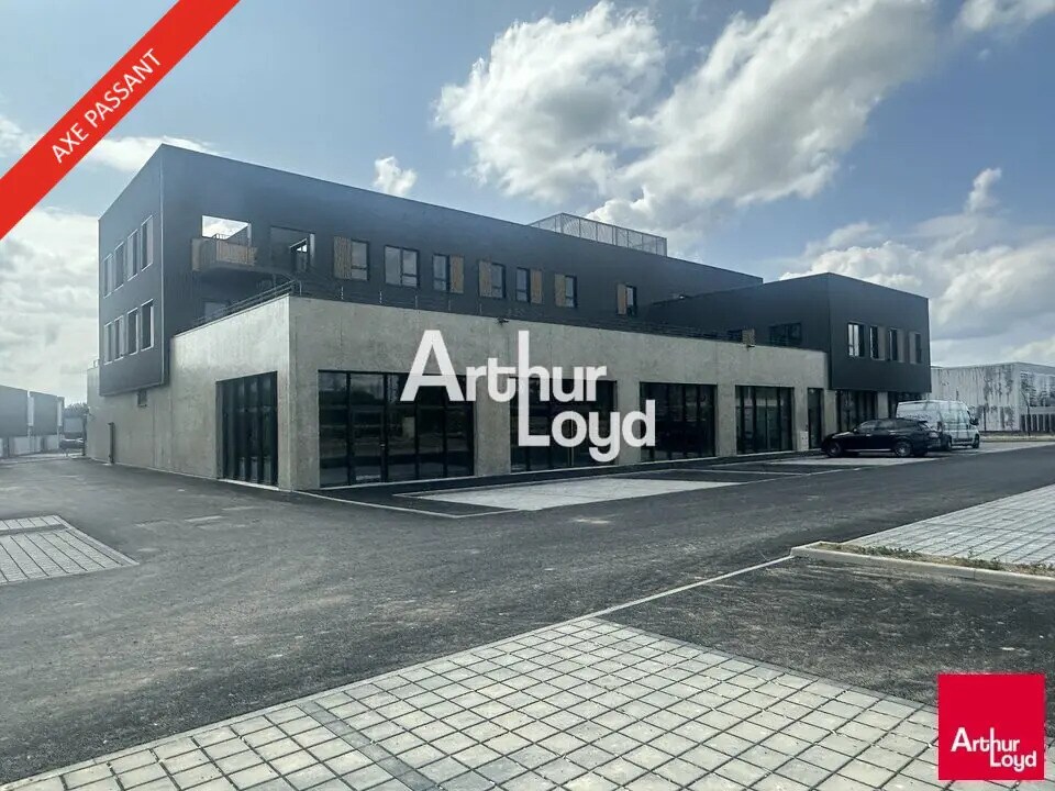 Location Local d'activités 365 m² - Photo 1