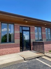 2720 Superior Dr NW, Rochester, MN for rent Building Photo- Image 1 of 11