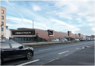 60-62 Route D'Orleans, Montlhéry to rent Building Photo- Image 1 of 3