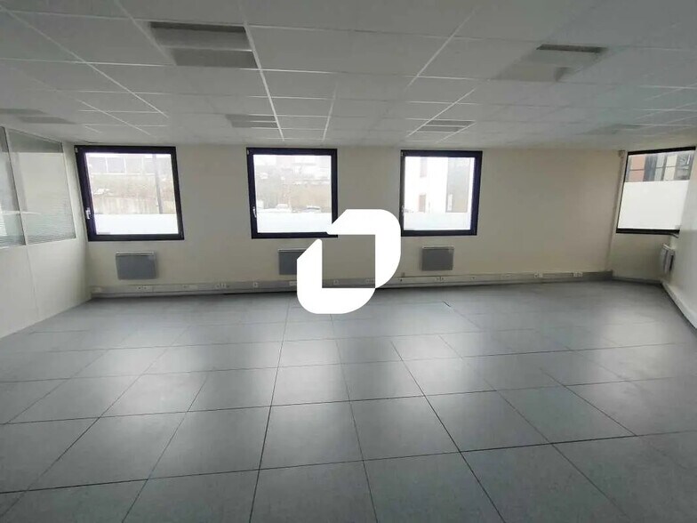 3 Bis Rue Du Petit Robinson, Jouy-en-Josas to rent - Interior Photo - Image 2 of 10