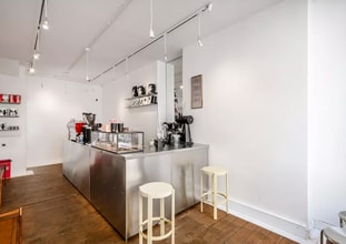 28 Cheshire St, London to rent Interior Photo- Image 2 of 7
