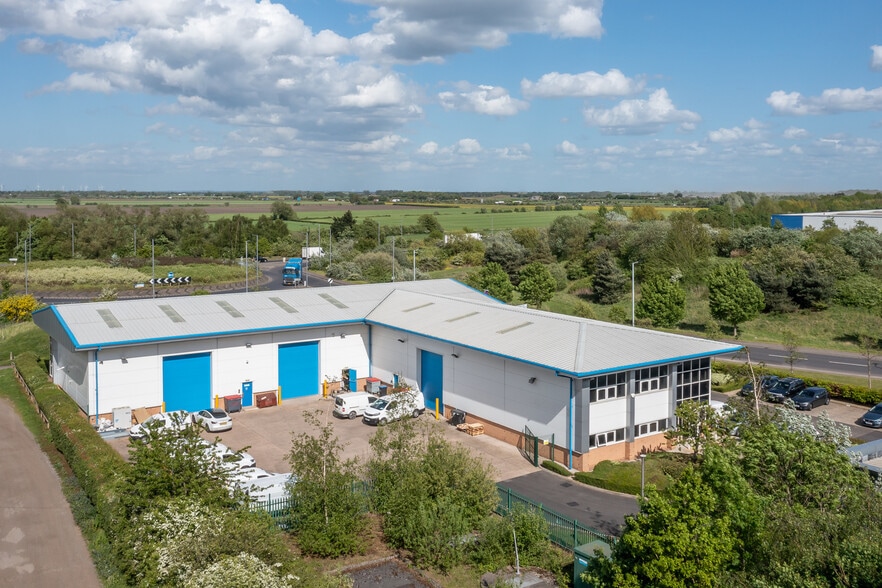 Yorkshire Way, Doncaster to rent - Building Photo - Image 2 of 2