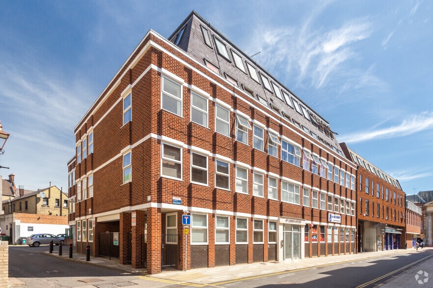 19 Priestgate, Peterborough to rent - Primary Photo - Image 1 of 4