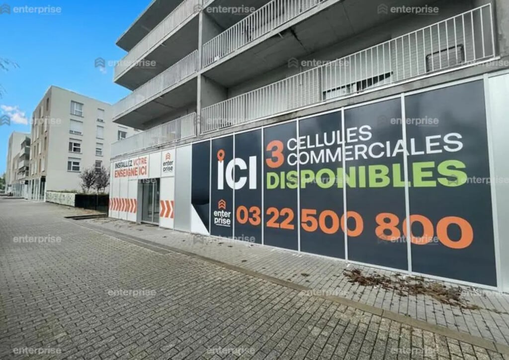 Location Commerce 140 m² - Photo 1