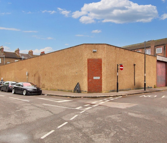 30 Union Rd, Croydon for sale - Primary Photo - Image 1 of 25