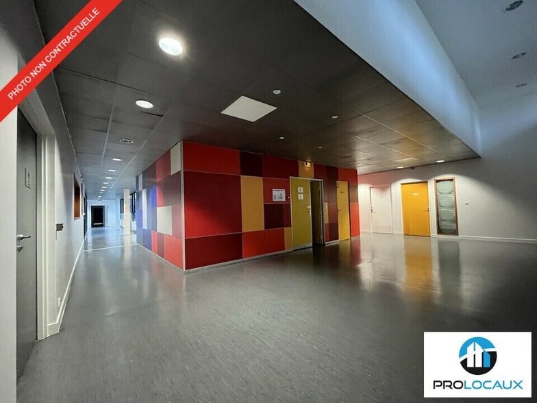 Office in Sarcelles to rent - Interior Photo - Image 1 of 38
