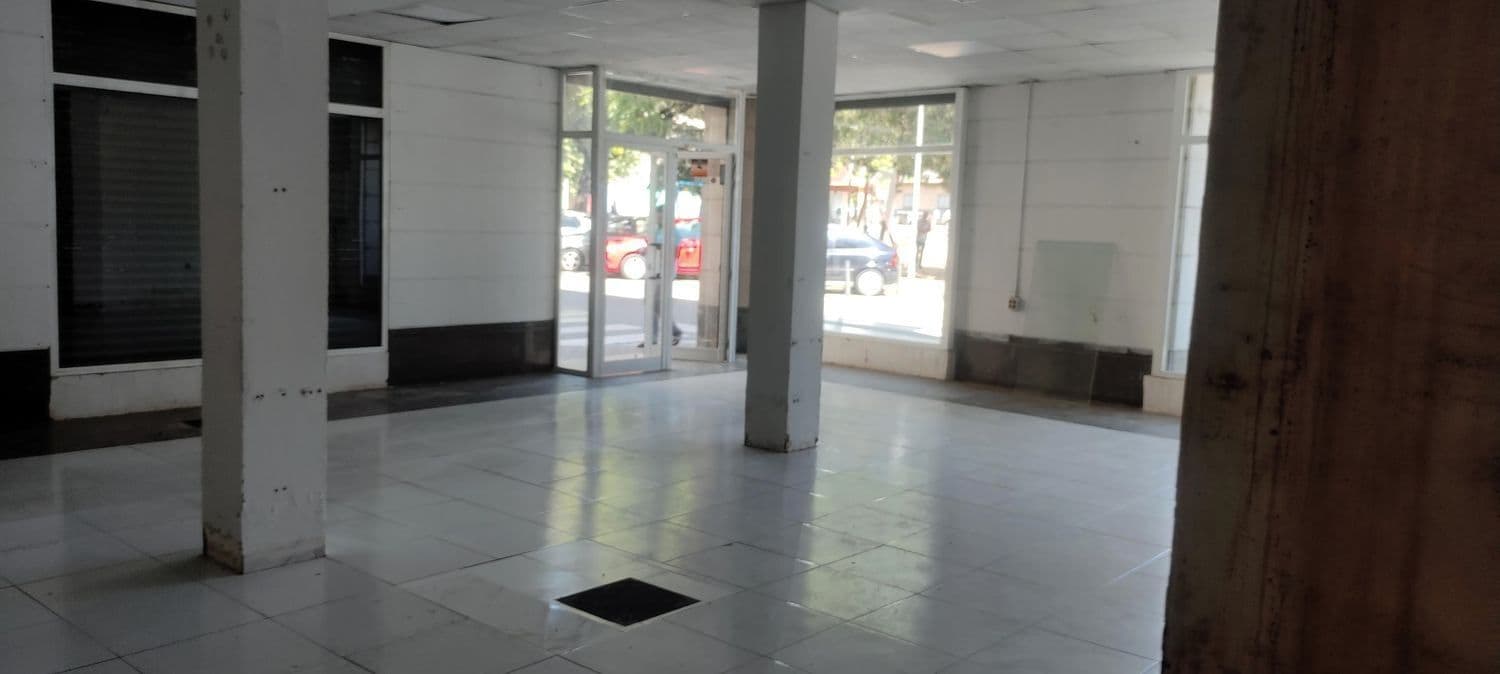 Retail in Canovelles, Barcelona to rent Interior Photo- Image 1 of 7