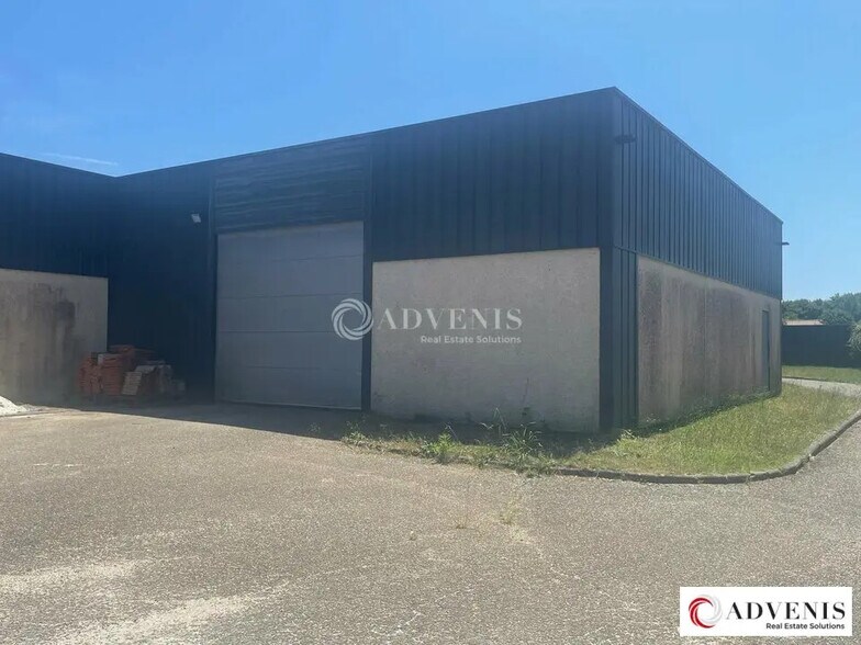 Light Industrial in Mérignac to rent - Building Photo - Image 1 of 5