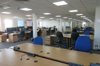 Stovolds Hl, Cranleigh to rent Interior Photo- Image 2 of 3