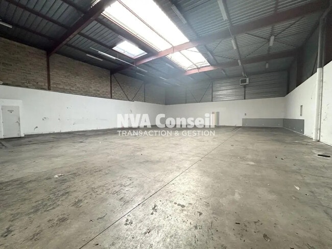Location Entrepôt 544 m²