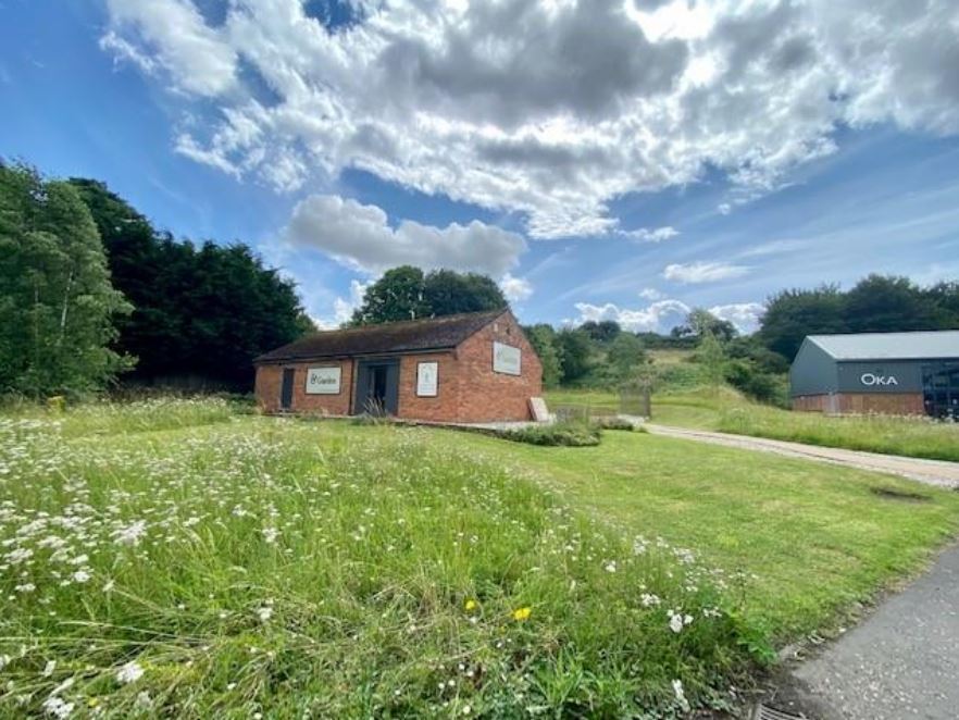 Bath Rd, Froxfield for sale Primary Photo- Image 1 of 1