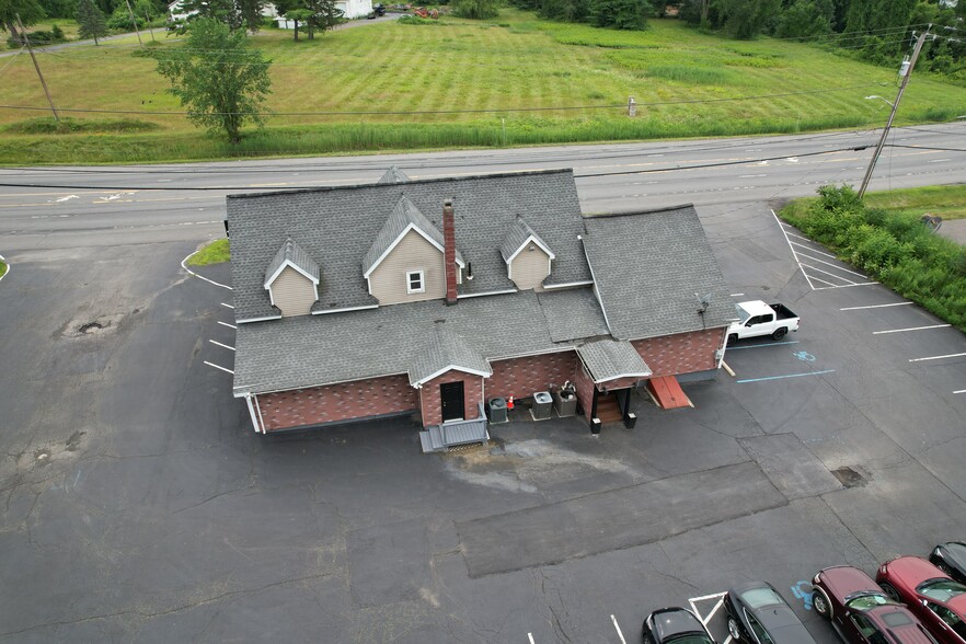 1915 Us-9, Clifton Park, NY for sale - Building Photo - Image 1 of 1