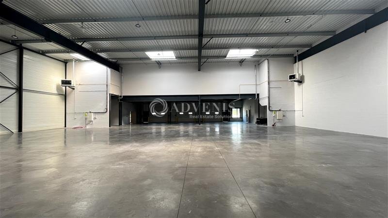 Light Industrial in Courtry for sale - Building Photo - Image 2 of 9