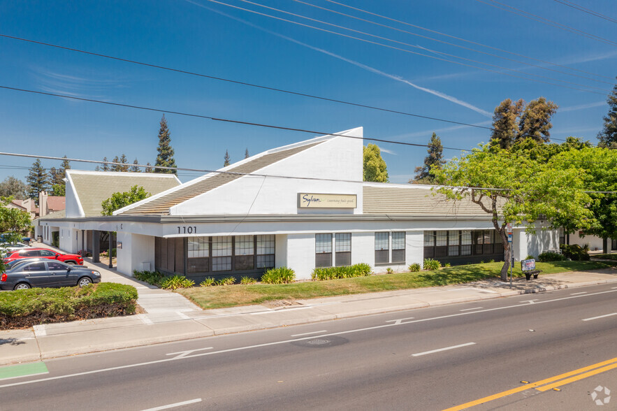 1101 Standiford Ave, Modesto, CA for rent - Building Photo - Image 1 of 10