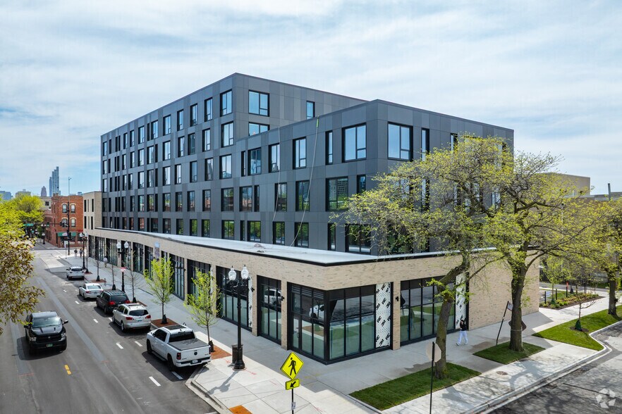 1221 W Taylor St, Chicago, IL to rent - Building Photo - Image 2 of 4