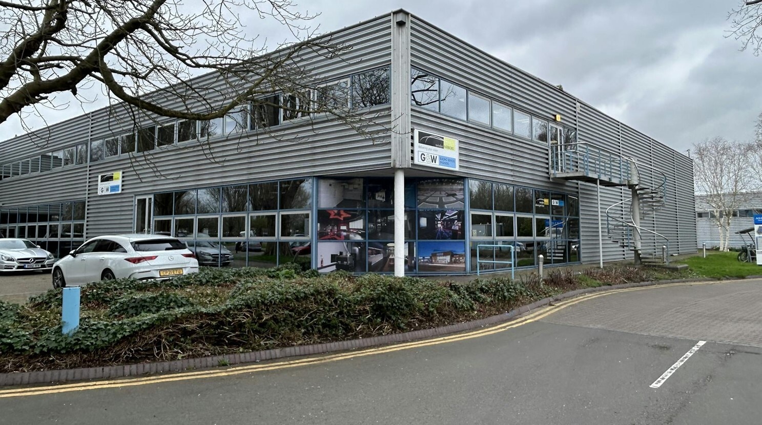 Kembrey Park, Swindon to rent Building Photo- Image 1 of 3