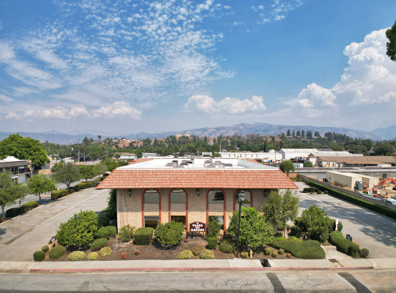 Plaza Del Rancho portfolio of 17 properties for sale on LoopNet.co.uk - Building Photo - Image 1 of 39