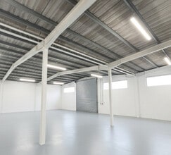 Mossburn Ave, Shotts to rent Interior Photo- Image 2 of 3