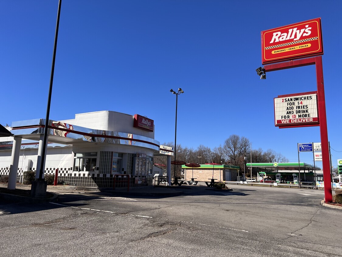 Retail in Madisonville, KY for sale Primary Photo- Image 1 of 1