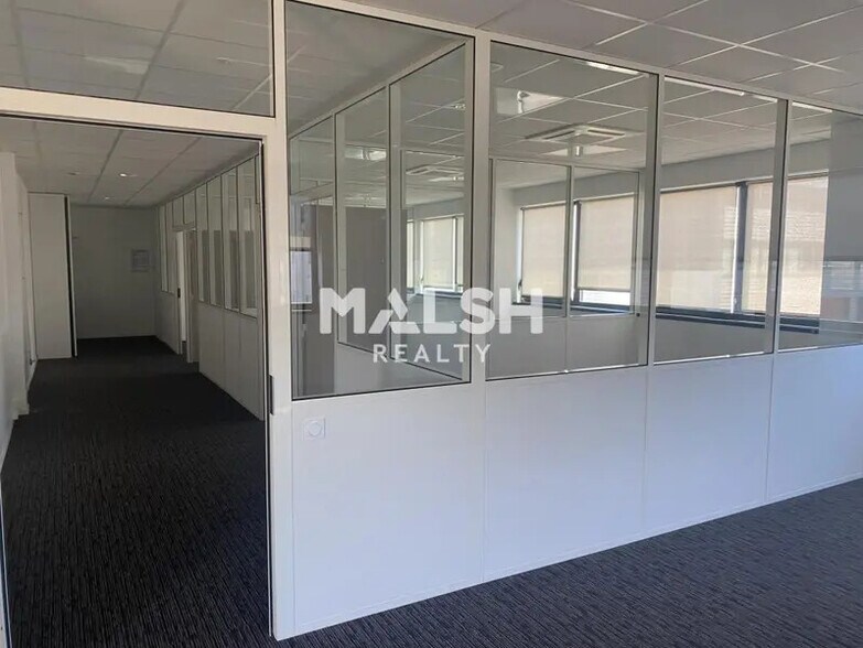 Office in Meyzieu to rent - Interior Photo - Image 3 of 6