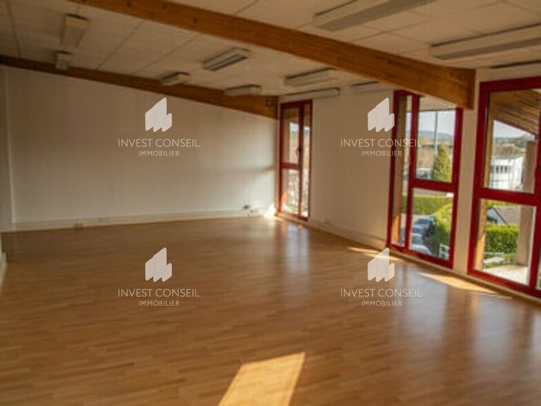 2 Allée De La Gare, Bouffémont to rent - Building Photo - Image 2 of 6