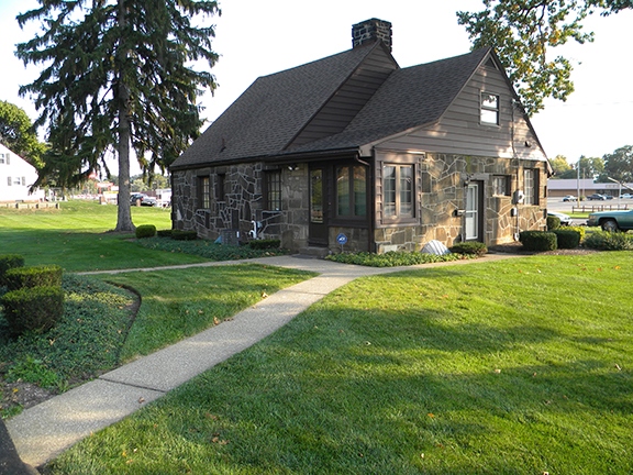 1305 Whipple Ave NW, Canton, OH for rent - Building Photo - Image 3 of 20