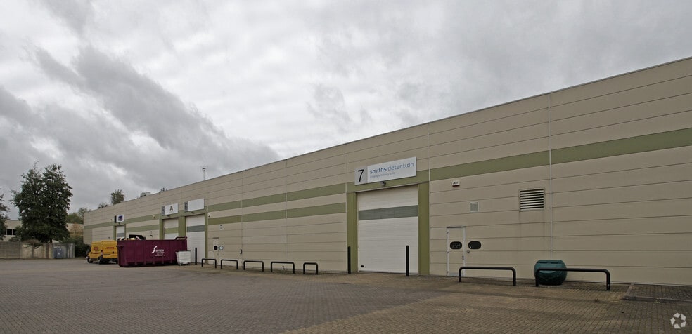 Woodshots Meadow, Watford to rent - Building Photo - Image 3 of 4