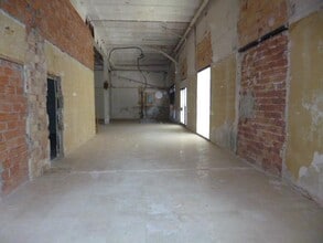 Retail in Tortosa, Tarragona to rent Interior Photo- Image 2 of 3