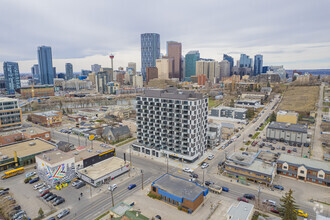 151 4 St NE, Calgary, AB - aerial  map view