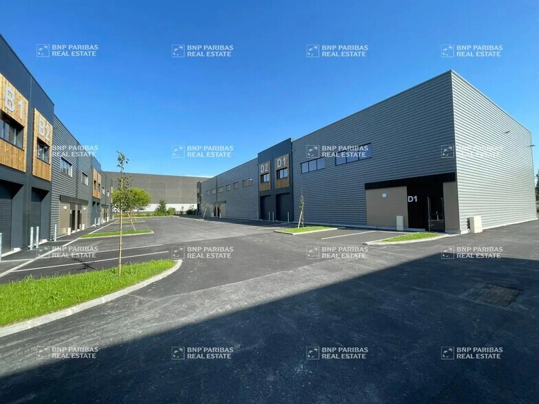 Light Industrial in Sainghin-en-Mélantois to rent - Building Photo - Image 2 of 25