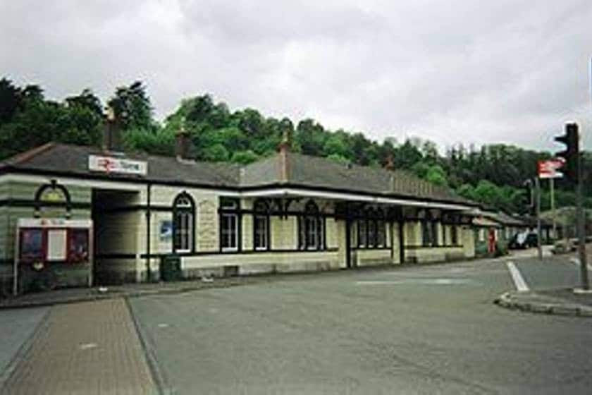 Newton Rd, Torquay to rent Primary Photo- Image 1 of 4