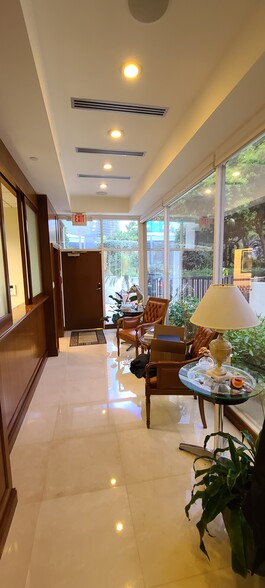 151 SE 15th Rd, Miami, FL for sale - Interior Photo - Image 3 of 13