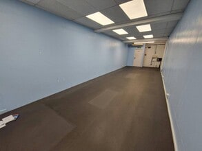 161-163 Privett Rd, Gosport to rent Interior Photo- Image 2 of 6