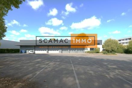Industrial in Villeneuve-la-Garenne to rent - Building Photo - Image 1 of 3